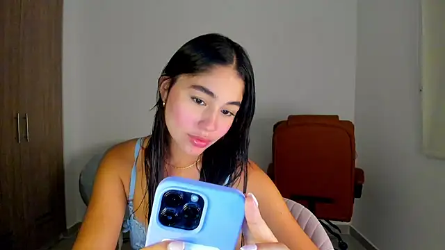 AriaMontgomery online show from 3, 3, 2025