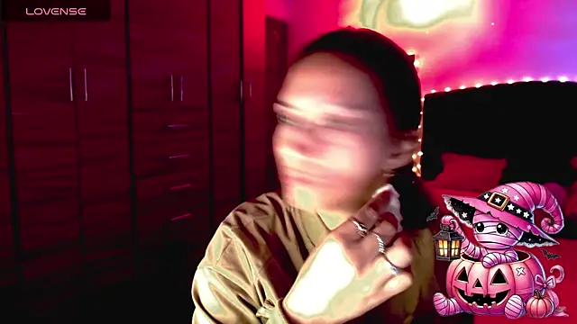 holy juli online show from 24, 10, 2025