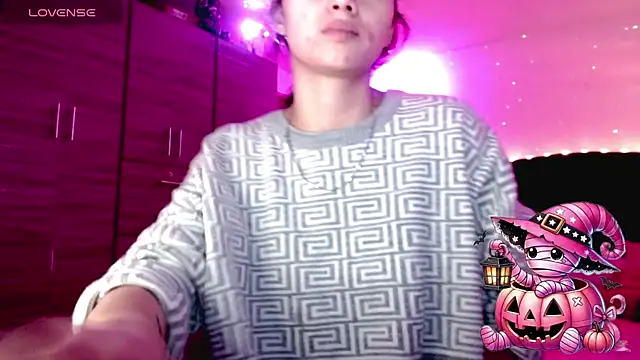 holy juli online show from 28, 10, 2025