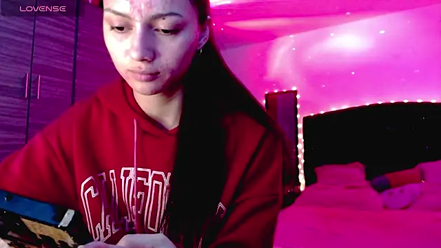 holy juli online show from 3, 11, 2025