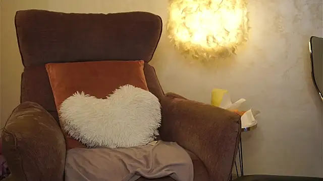 Snapshot of MiriamHazel chatting on 13, 12, 2024 MiriamHazel online show from 13, 12, 2024