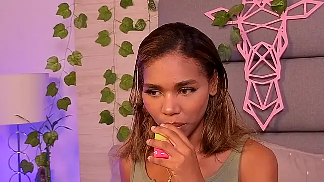 Lily Miiller online show from 6, 11, 2025