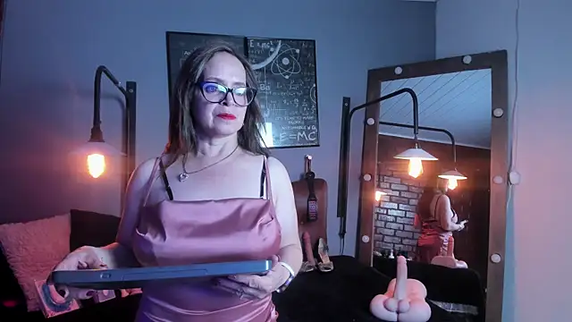 Samantha mature56 online show from 3, 10, 2025