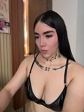 Nickiiiii online show from 10, 7, 2026