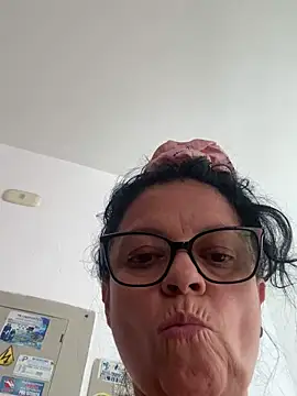 Sharongirl07 online show from 19, 11, 2025