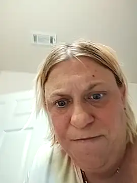 Snapshot of Playmate86 chatting on 5, 12, 2024 Playmate86 online show from 5, 12, 2024