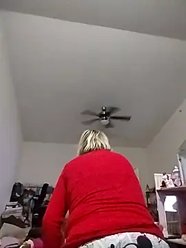 Snapshot of Playmate86 chatting on 6, 12, 2024 Playmate86 online show from 6, 12, 2024