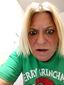 Snapshot of Playmate86 chatting on 8, 12, 2024 Playmate86 online show from 8, 12, 2024