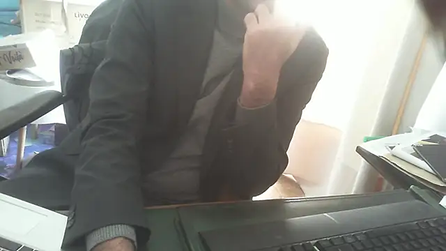 shyfrenchcock1 online show from 4, 3, 2026