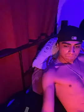 SkinnyHot444 online show from 15, 1, 2025