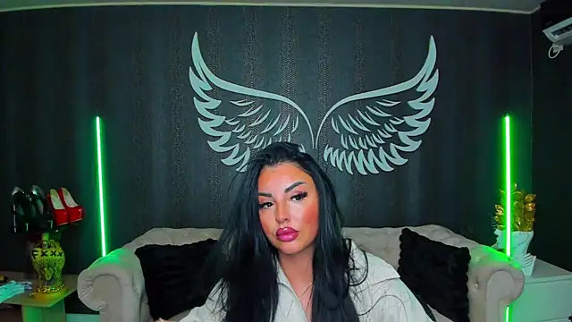 Snapshot of anemarieejolie chatting on 14, 11, 2025 anemarieejolie online show from 14, 11, 2025