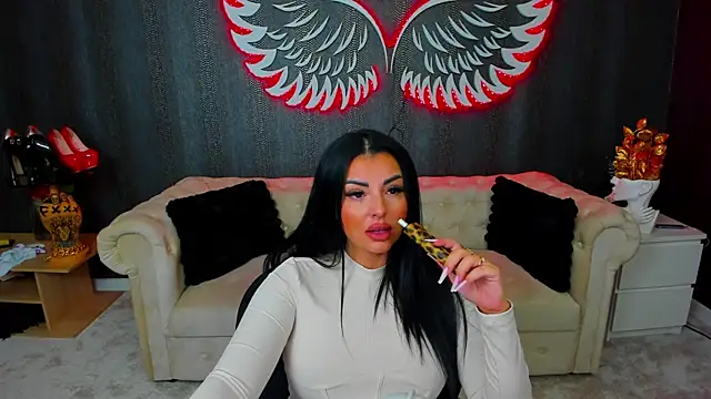 Snapshot of anemarieejolie chatting on 2, 12, 2025 anemarieejolie online show from 2, 12, 2025