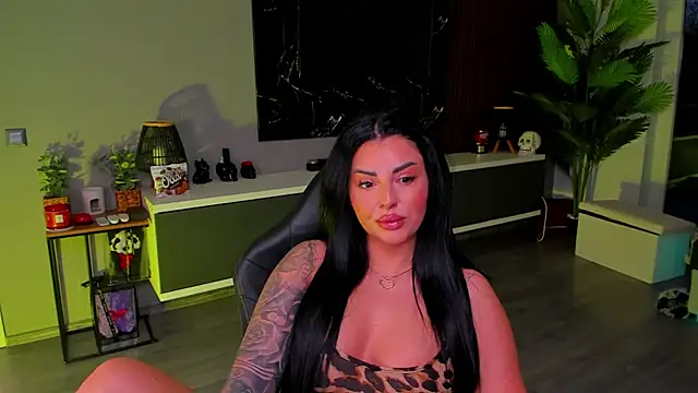 Snapshot of anemarieejolie chatting on 25, 4, 2026 anemarieejolie online show from 25, 4, 2026