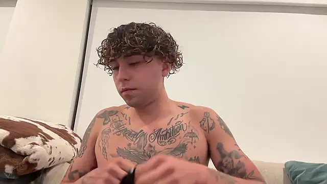 Snapshot of Youngjoshy chatting on 6, 12, 2024 Youngjoshy online show from 6, 12, 2024