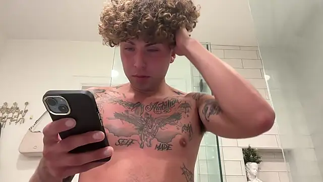 Snapshot of Youngjoshy chatting on 31, 12, 2024 Youngjoshy online show from 31, 12, 2024