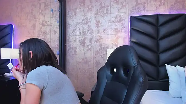 HazelMoret online show from 28, 12, 2024