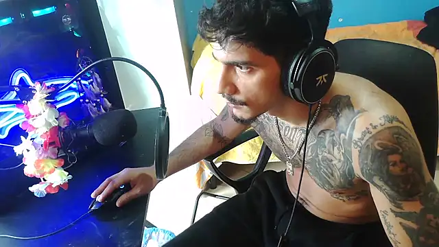 Badboyi1997 online show from 23, 10, 2025