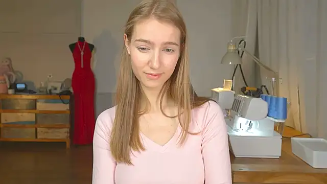 Snapshot of solar_bella chatting on 18, 1, 2025 solar bella online show from 18, 1, 2025