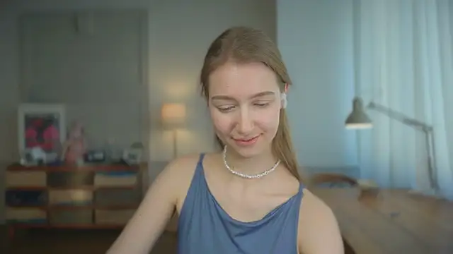 Snapshot of solar_bella chatting on 25, 2, 2025 solar bella online show from 25, 2, 2025