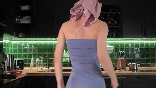 Snapshot of solar_bella chatting on 8, 2, 2026 solar bella online show from 8, 2, 2026