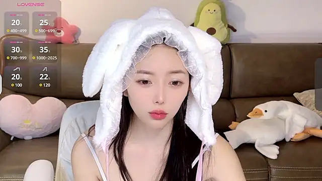 Yilin1999 online show from 20, 2, 2025