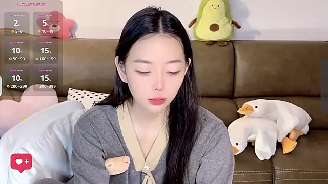 Yilin1999 online show from 7, 3, 2025