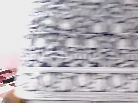 Snapshot of diva-22 chatting on 4, 1, 2025 diva-22 online show from 4, 1, 2025