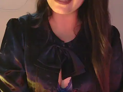 Snapshot of diva-22 chatting on 11, 11, 2025 diva-22 online show from 11, 11, 2025