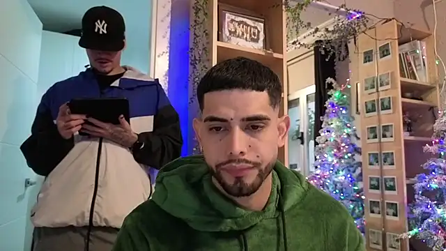 Snapshot of Chicos_defiesta chatting on 7, 11, 2025 Chicos defiesta online show from 7, 11, 2025