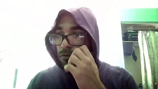 Snapshot of _______the chatting on 13, 12, 2025 the online show from 13, 12, 2025