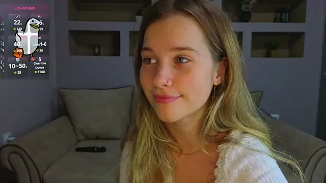 Snapshot of LinaCristonsen chatting on 19, 10, 2025 LinaCristonsen online show from 19, 10, 2025