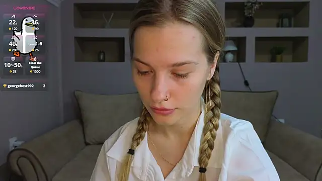 Snapshot of LinaCristonsen chatting on 12, 11, 2025 LinaCristonsen online show from 12, 11, 2025