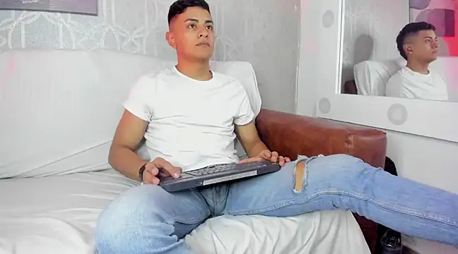 Lucii fer  online show from 23, 2, 2025