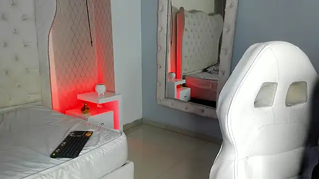 Snapshot of Lucii_fer_ chatting on 7, 2, 2026 Lucii fer online show from 7, 2, 2026