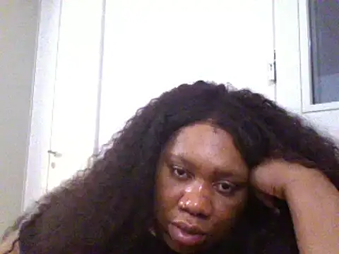 Snapshot of bonbonaumiel chatting on 4, 12, 2024 bonbonaumiel online show from 4, 12, 2024