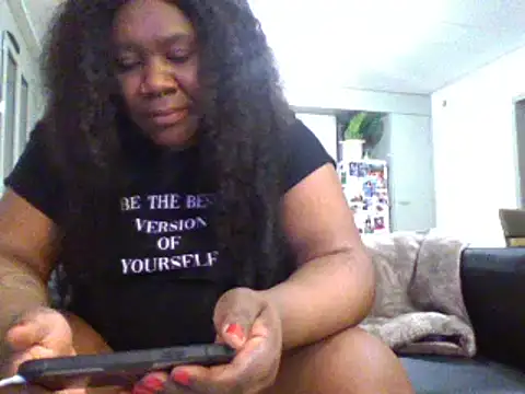 Snapshot of bonbonaumiel chatting on 13, 12, 2024 bonbonaumiel online show from 13, 12, 2024