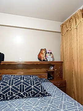 Lucy Chery online show from 5, 11, 2025