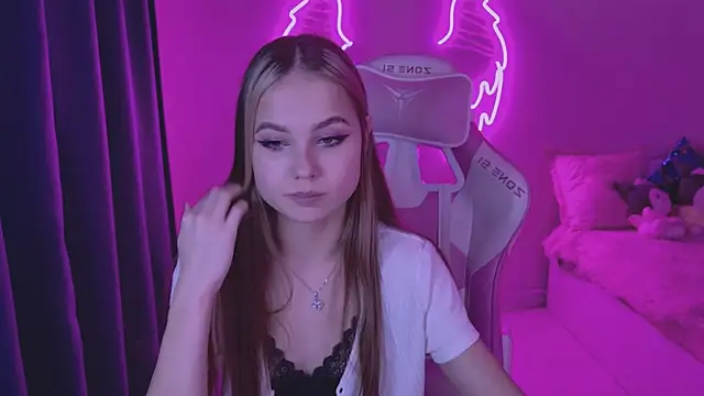 Snapshot of tikkisa chatting on 15, 12, 2024 tikkisa online show from 15, 12, 2024