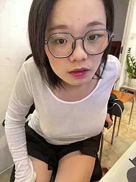 Snapshot of Bella0815 chatting on 17, 3, 2025 Bella0815 online show from 17, 3, 2025