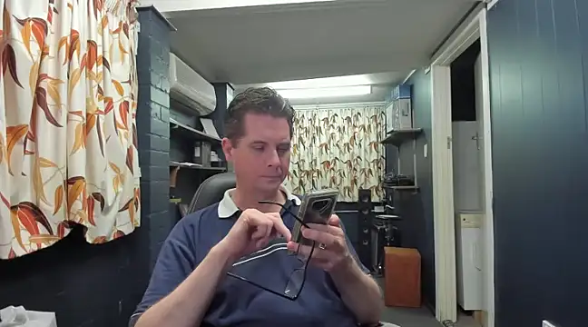 Snapshot of tilobinder chatting on 3, 12, 2024 tilobinder online show from 3, 12, 2024