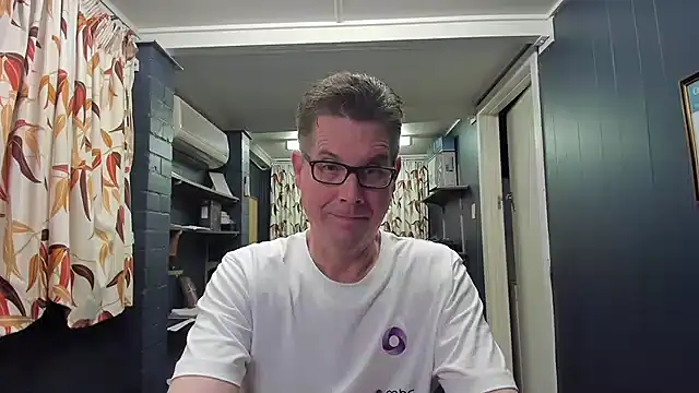 Snapshot of tilobinder chatting on 13, 12, 2024 tilobinder online show from 13, 12, 2024