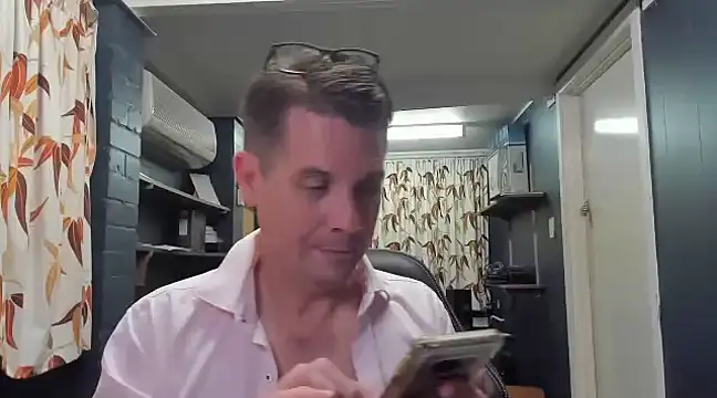 Snapshot of tilobinder chatting on 14, 12, 2024 tilobinder online show from 14, 12, 2024