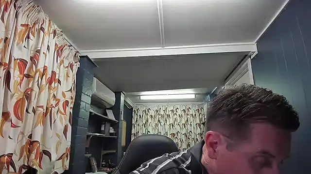 Snapshot of tilobinder chatting on 21, 12, 2024 tilobinder online show from 21, 12, 2024