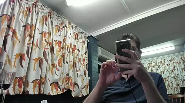 Snapshot of tilobinder chatting on 12, 1, 2025 tilobinder online show from 12, 1, 2025