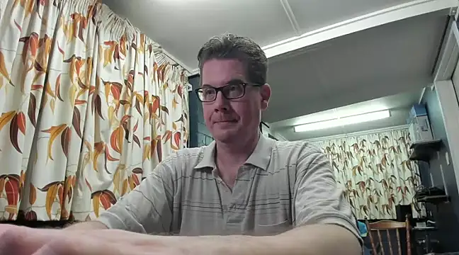 Snapshot of tilobinder chatting on 14, 1, 2025 tilobinder online show from 14, 1, 2025