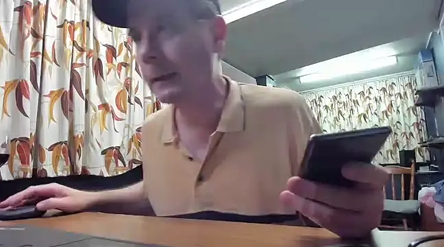 Snapshot of tilobinder chatting on 5, 3, 2025 tilobinder online show from 5, 3, 2025