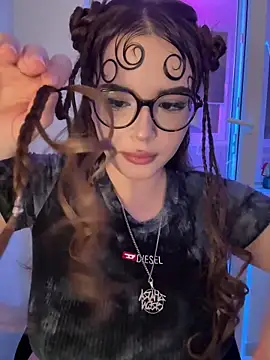 Snapshot of CutiePie3 chatting on 6, 2, 2026 CutiePie3 online show from 6, 2, 2026