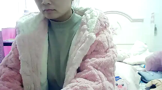 Snapshot of CN-Xiaoxi chatting on 6, 1, 2025 CN-Xiaoxi online show from 6, 1, 2025