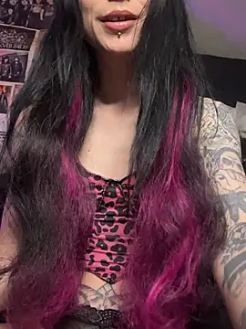 Snapshot of MissMidnightUK chatting on 19, 5, 2026 MissMidnightUK online show from 19, 5, 2026