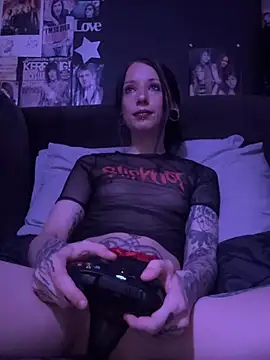 Snapshot of MissMidnightUK chatting on 28, 6, 2026 MissMidnightUK online show from 28, 6, 2026